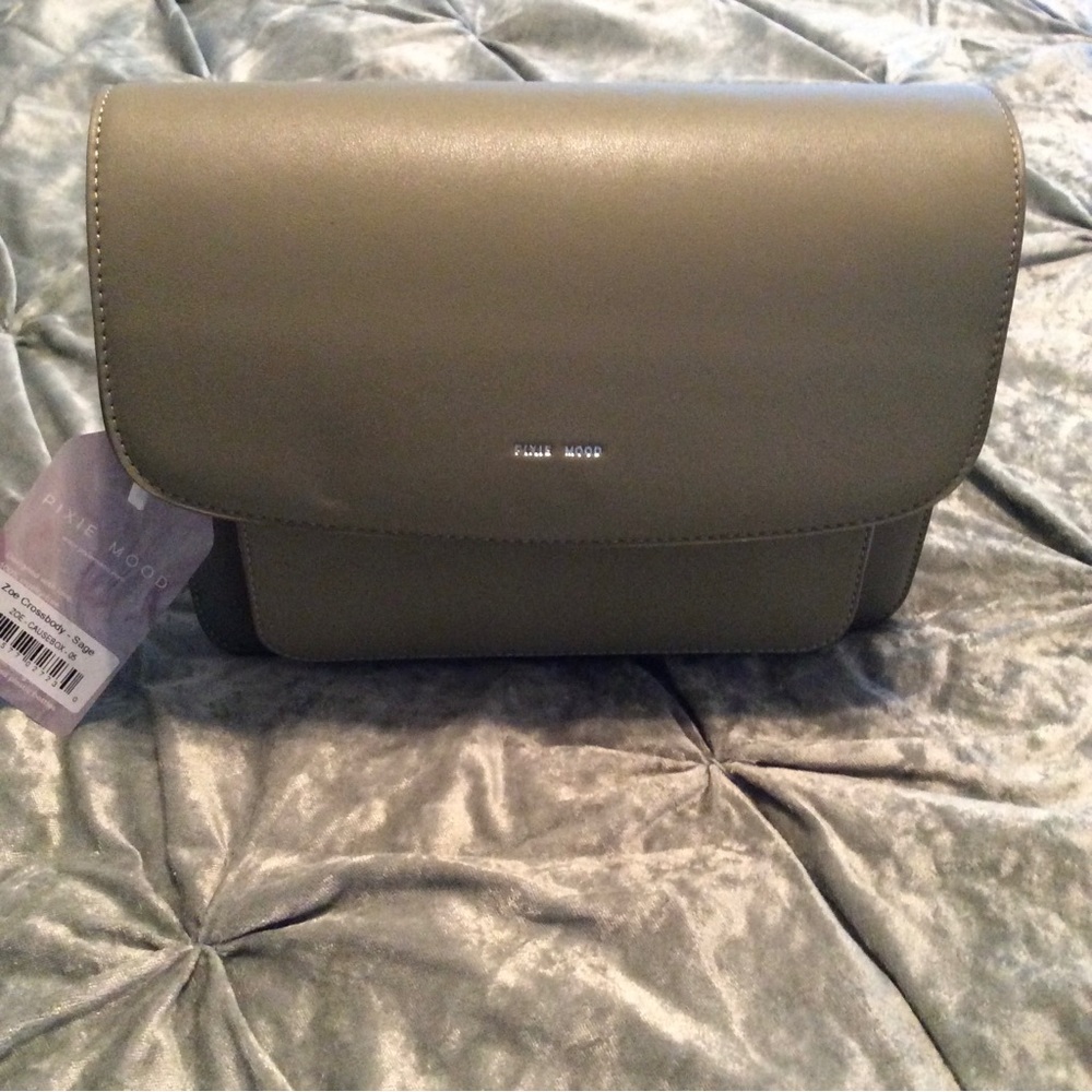 NWT Vegan Leather Purse 👜